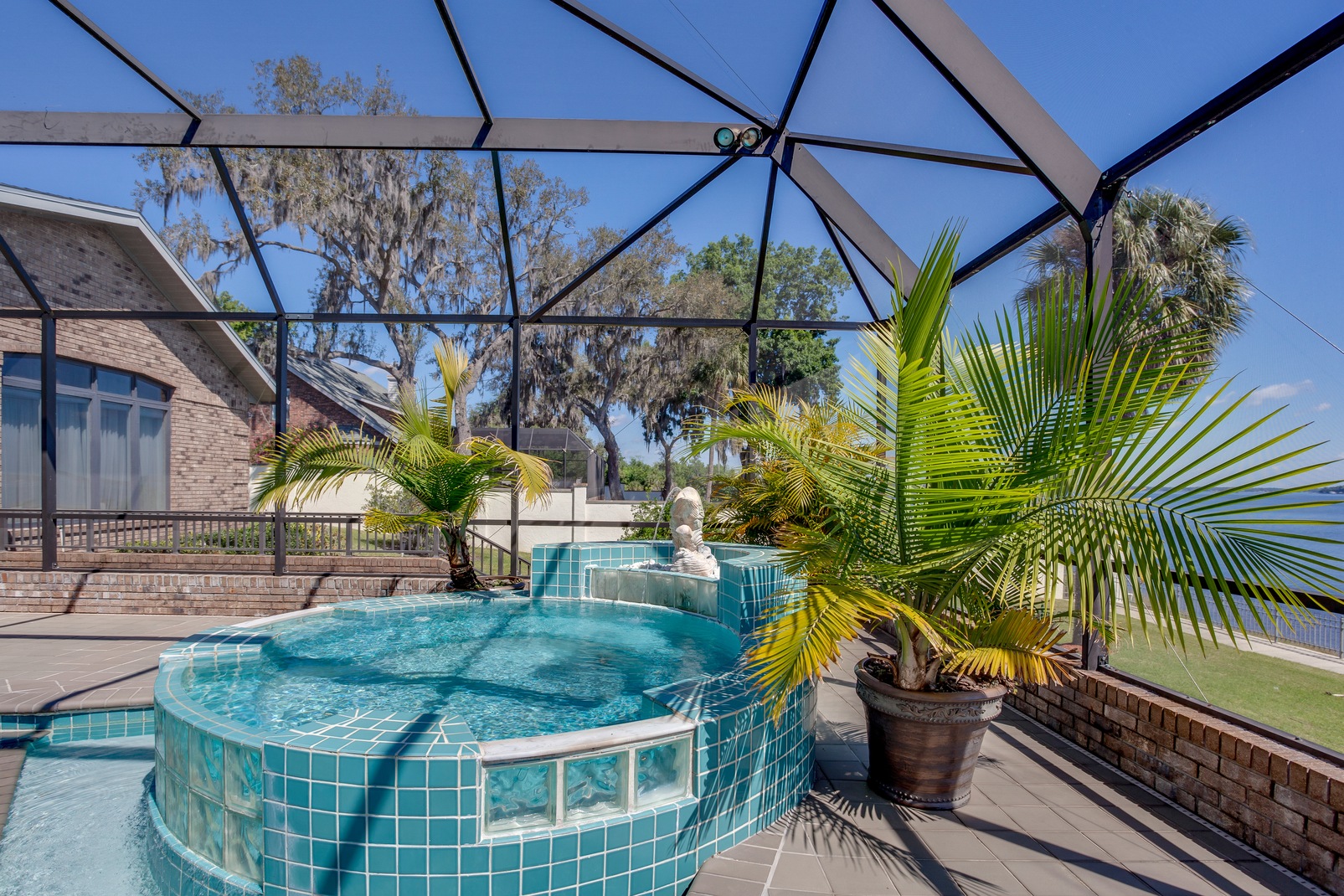 How To Create Your Own Outdoor Oasis in Your Custom Home